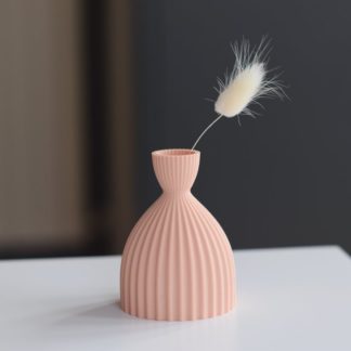 Mini Marshmallow Vase designed and printed by Keeley Traae