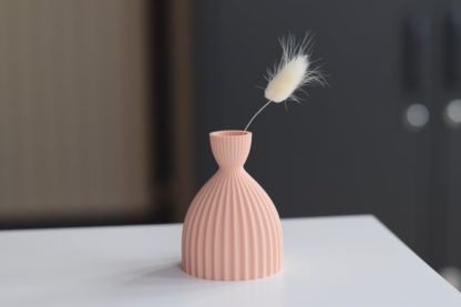 Mini Marshmallow Vase designed and printed by Keeley Traae